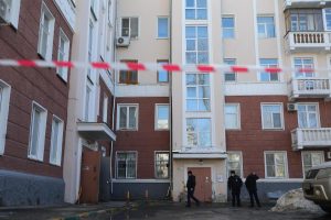 "Жили замкнуто, закрыто, как в своей коробочке, ни с кем не разговаривали..."