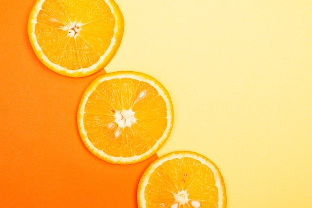 В каких продуктах много витамина С, кроме апельсинов?
