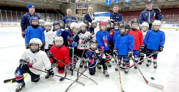 «Почта России» финансово поддержала детско-юношескую школу «Торпедо»
