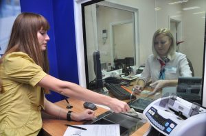 Правда или ложь: в России запретят наличные доллары?