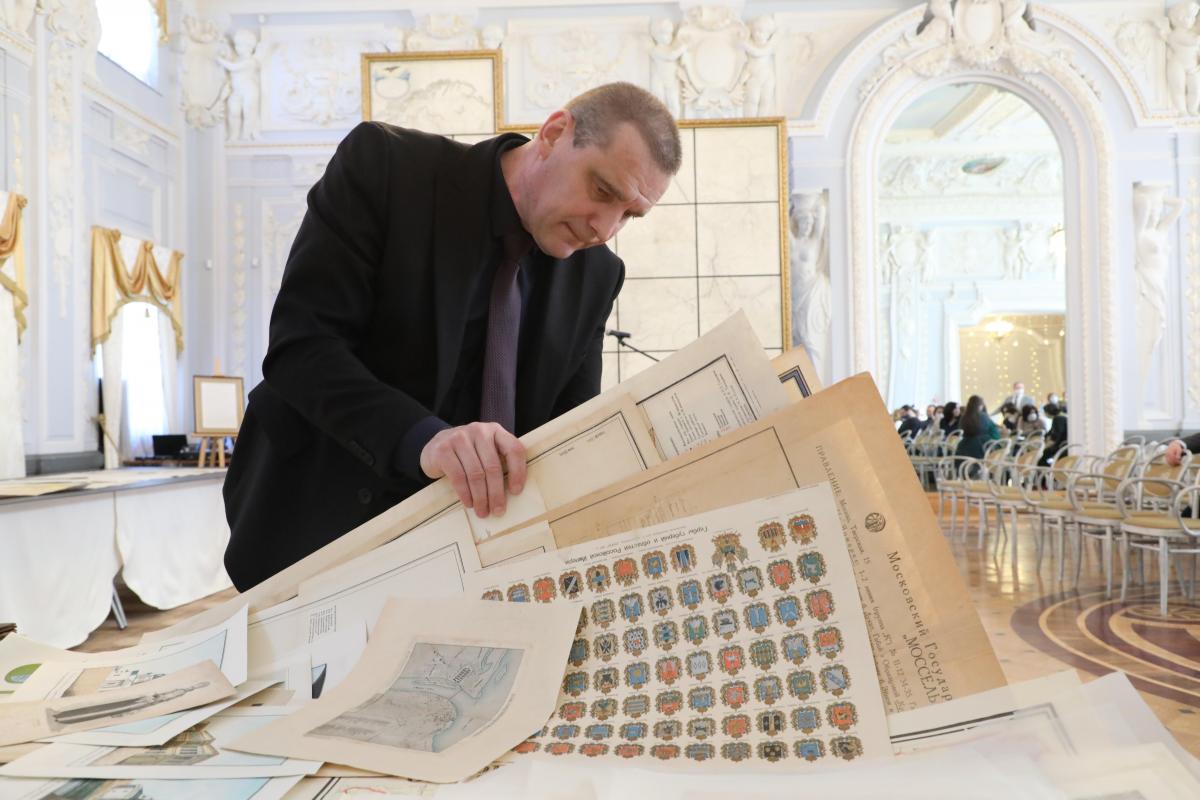 Часть коллеции Вячеслав Хуртин уже представлял на выставке к 800-летию Нижнего Новгорода