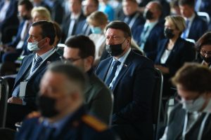 Олег Лавричев: «Мы делаем все возможное для стабилизации экономики, для чего нужна обратная связь»