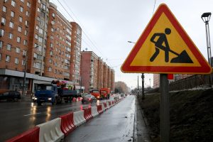 Проезжую часть на улице Максима Горького сузили из-за строительства метро