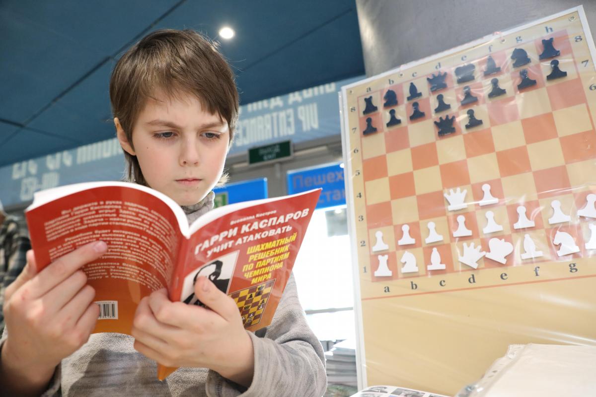 Юный шахматист Егор Видяев серьёзно увлечён этой древней игрой