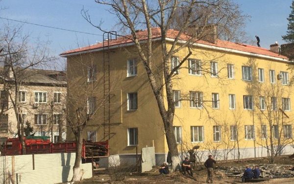 Капитальный ремонт крыш домов начался на улице Светлоярской в Нижнем Новгороде