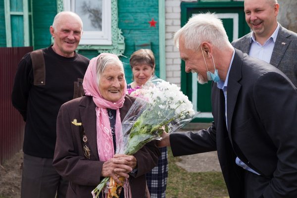 «Единая Россия» и «Волонтеры Победы» начали поздравлять нижегородских фронтовиков с Днем Победы