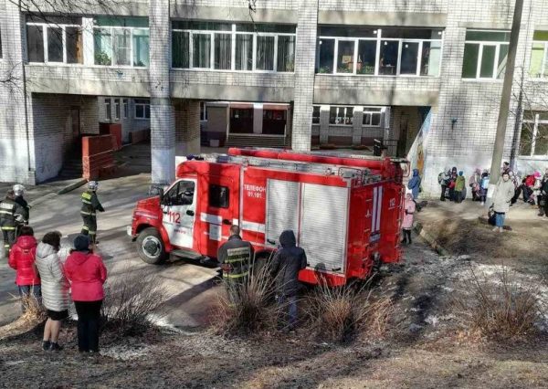 Школы в Нижнем Новгороде снова начали эвакуировать