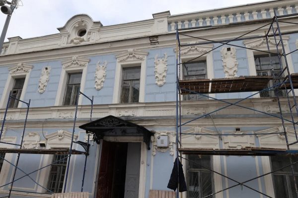 Началась реставрация флигеля усадьбы Рукавишниковых в Нижнем Новгороде