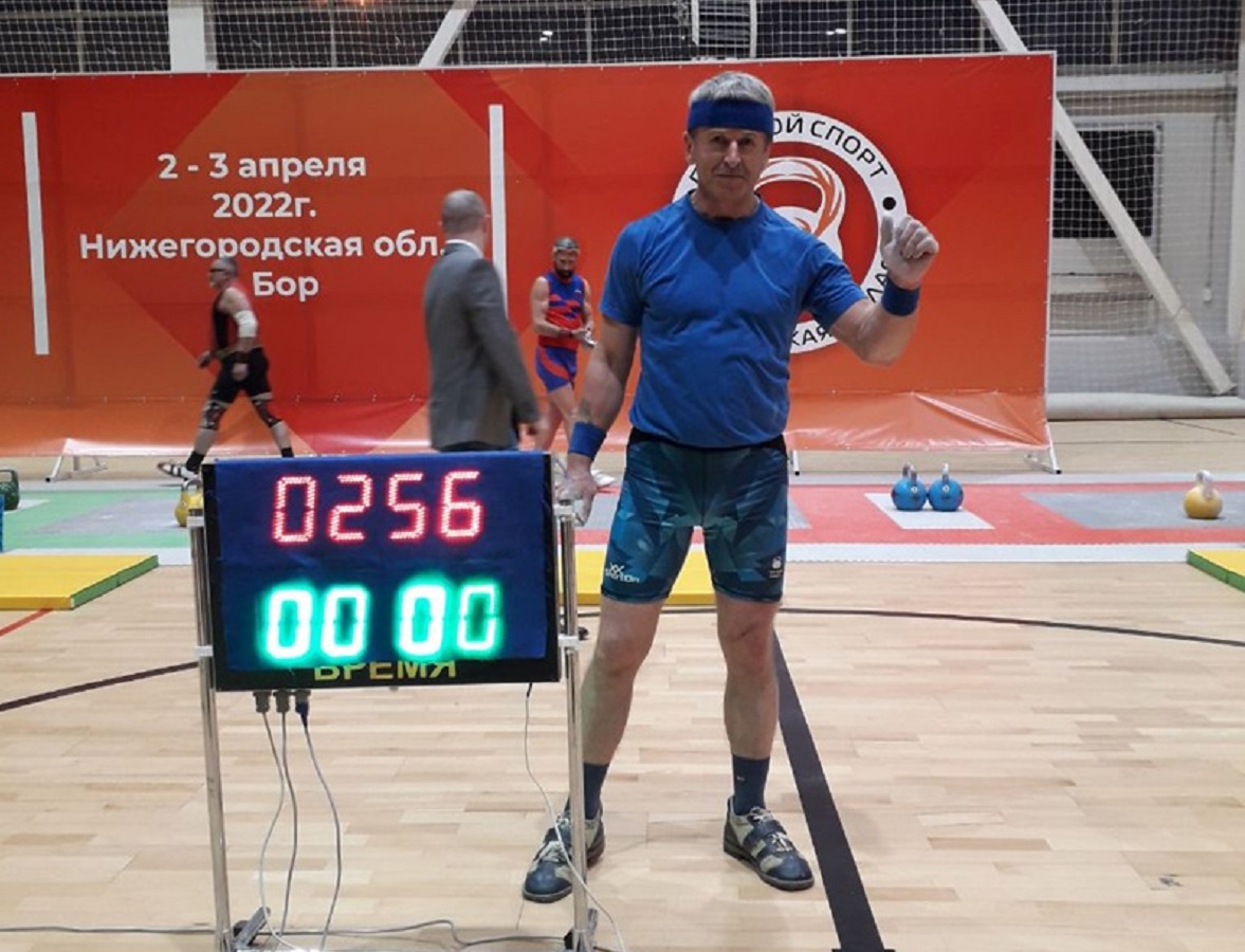 Житель Бора Эдуард Маркичев выиграл первенство России по гиревому спорту среди ветеранов