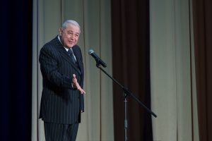 Правда или ложь: Евгений Петросян вновь станет отцом?