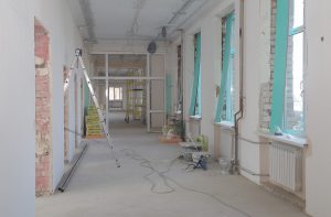 Подрядчик планирует завершить капремонт в школе №156 раньше срока