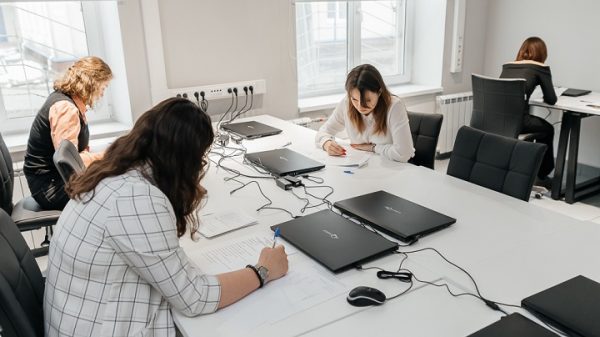 Мининский университет разработал программы переобучения для потерявших работу
