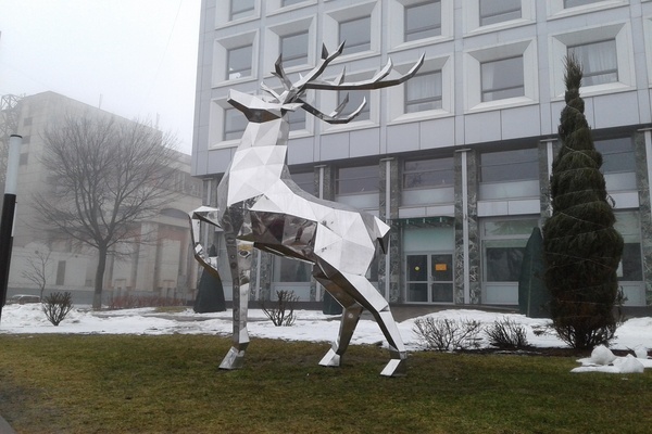 Скульптуру оленя установили на улице Варварской в Нижнем Новгороде