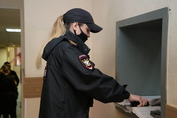 Полиция начала розыск мужчин, избивших нижегородского подростка за яркую внешность