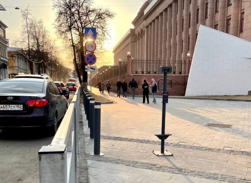 Юрий Шалабаев предложил заменить стальные ограждения на улице Большой Покровской на цветники