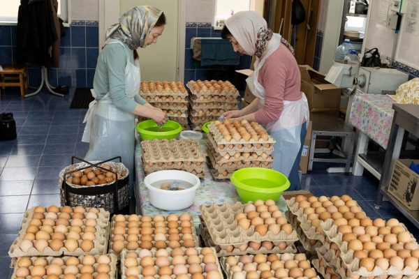 Более тысячи яиц покрасят к Пасхе сестры Дивеевской обители