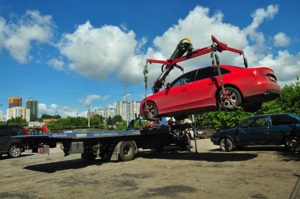 Автомобиль украли у нижегородца с помощью эвакуатора