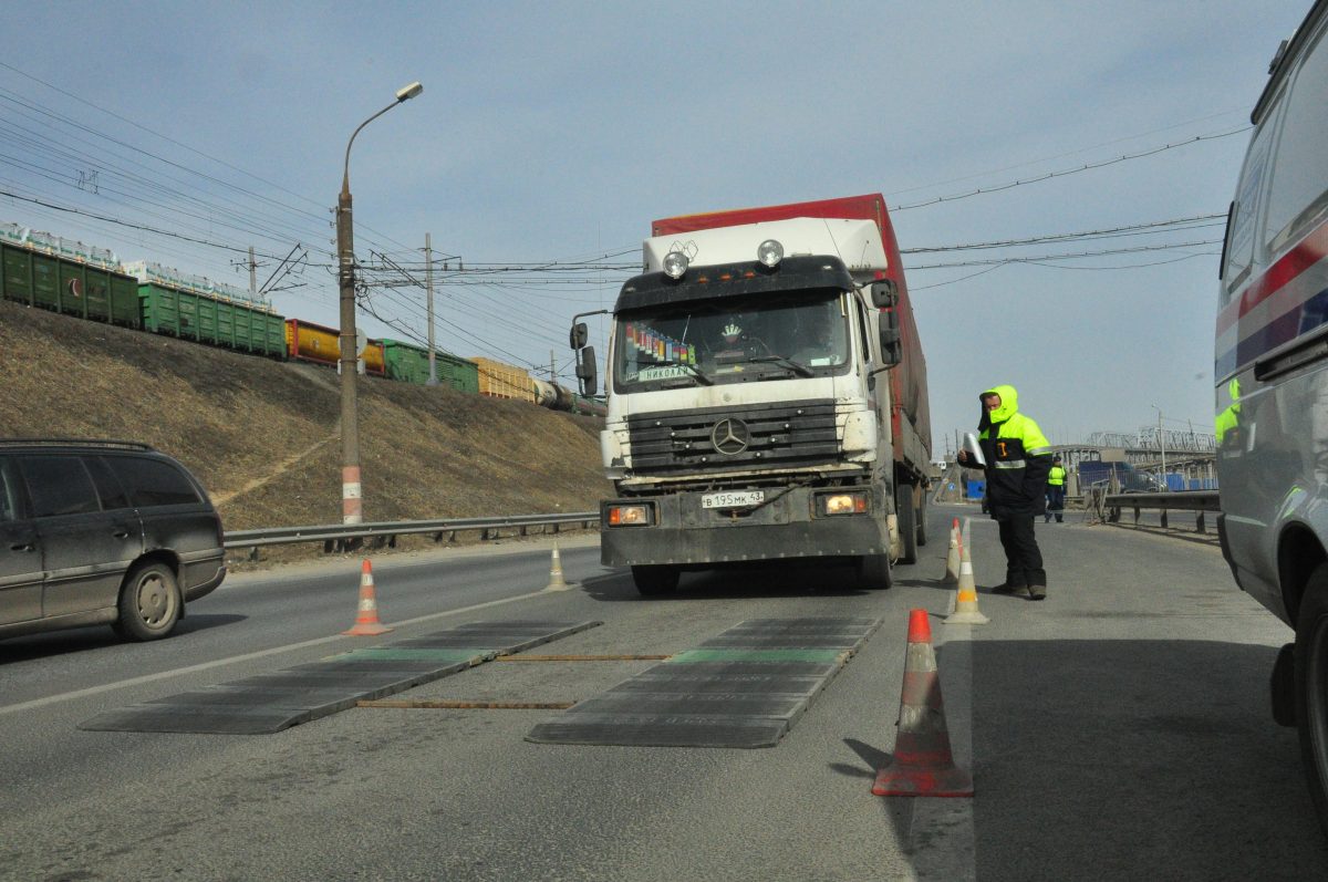 Ограничения для большегрузов по дорогам Нижегородской области продлили до 10 мая