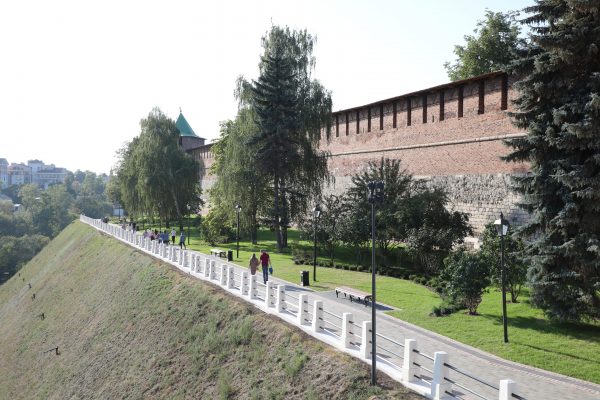 Ремонт территории вдоль Кремлевского бульвара в Нижегородском кремле завершится до 9 мая