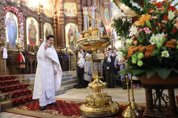 Рождественские богослужения пройдут в 70 храмах Нижнего Новгорода