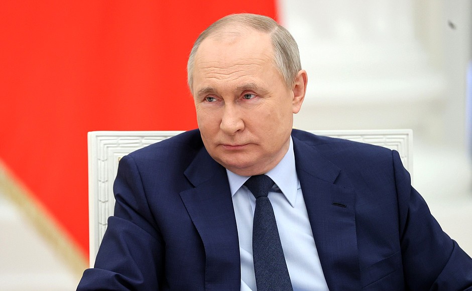 Конструктивные предложения получат поддержку: Владимир Путин выступил на на пленарном заседании
