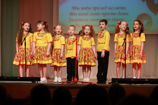 Более 500 детей приняли участие в фестивале юных дарований «Солнышко в ладошке» в Дзержинске