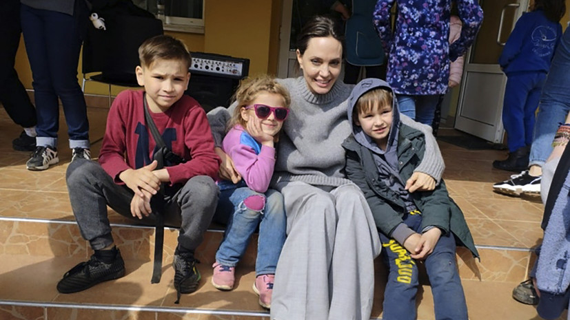 Руководительница проекта «Дети войны» назвала пиаром визит Анджелины Джоли во Львов