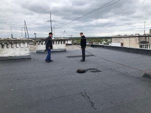 Течет крыша? Рассказываем, что делать и куда обращаться