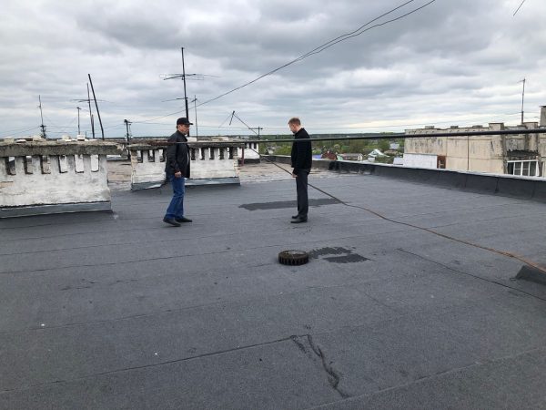 Течет крыша? Рассказываем, что делать и куда обращаться