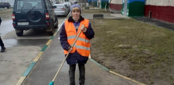 Вера Горшкова стала лучшим дворником Нижнего Новгорода