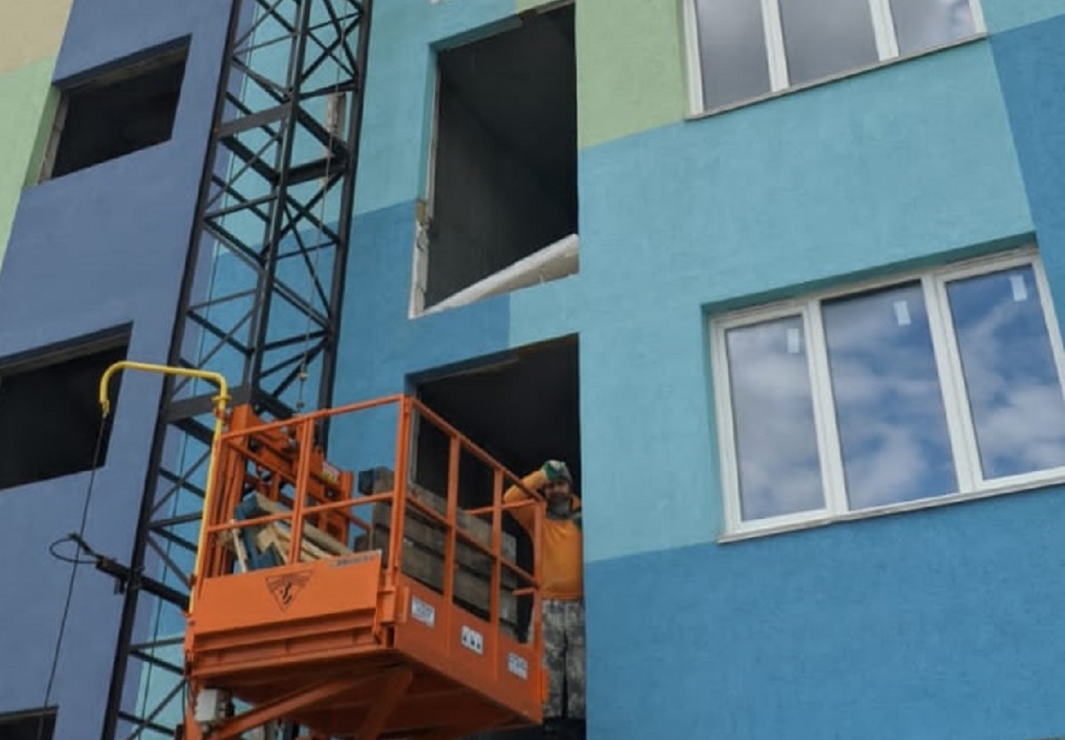 В Дзержинском ЖК «Радуга» завершился демонтаж старых окон, вентблоков и перегородок