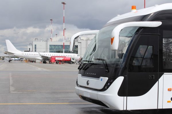 Новый перронный автобус на 130 человек появился в аэропорту имени Чкалова