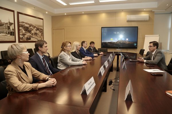 Глава города Юрий Шалабаев встретился с финалистами конкурса «Лидеры России»