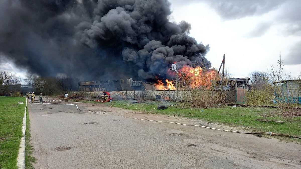 Площадь возгорания на заводе «Капролактам» составила 2,5 тысячи квадратных метров