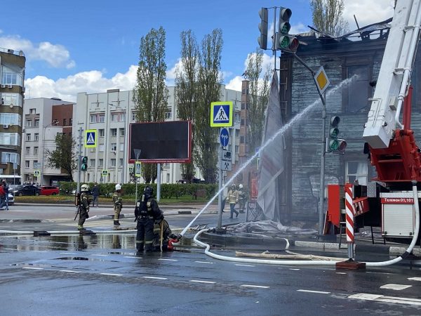 Пожар в доме Чардымова на Сенной площади ликвидировали