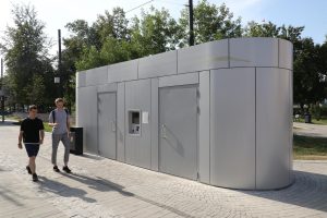 Общественные туалеты в парке «Дубки» и набережной Федоровского начнут работать в 2022&nbsp;году