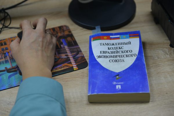 Экс-замначальника отдела Приволжского таможенного управления заподозрили в превышении полномочий