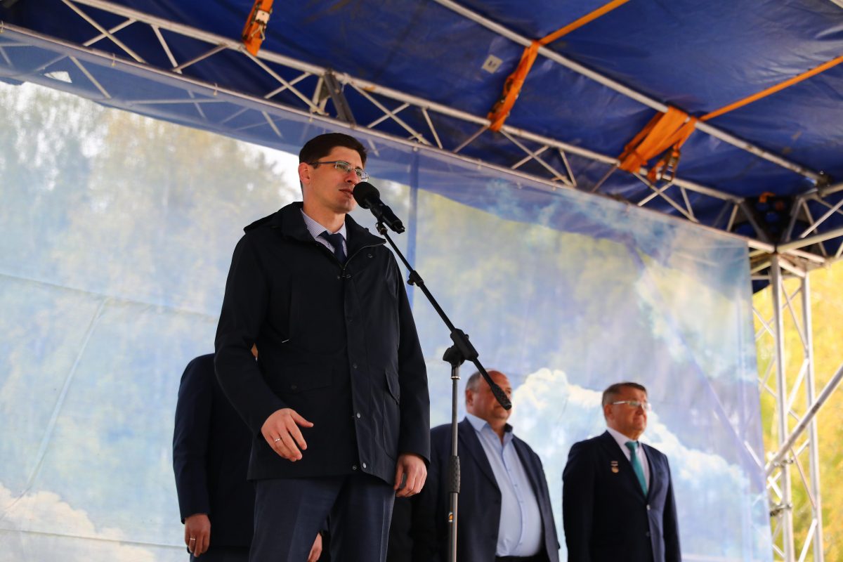 Заместитель губернатора Нижегородской области Андрей Саносян посетил церемонию спуска «Метеора» на воду