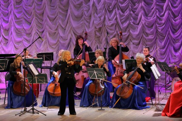 Российский государственный академический камерный «Вивальди-оркестр» выступает в Дзержинске