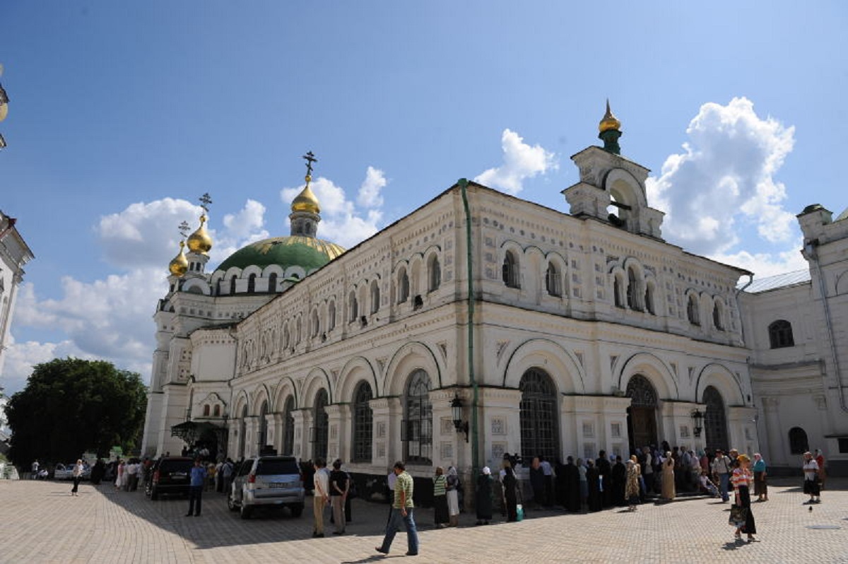 Зачем Украинская церковь отреклась от России