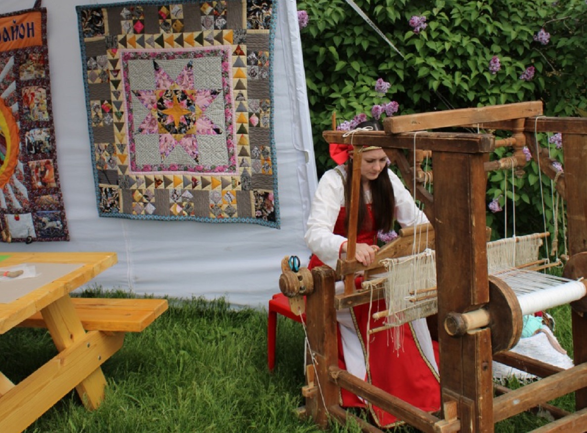 В роще Лучинник состоялся традиционный фольклорный фестиваль 