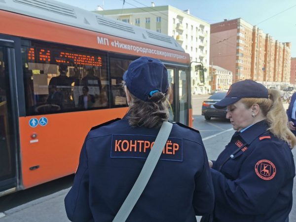 Контролеры начали работать в автобусах Нижнего Новгорода