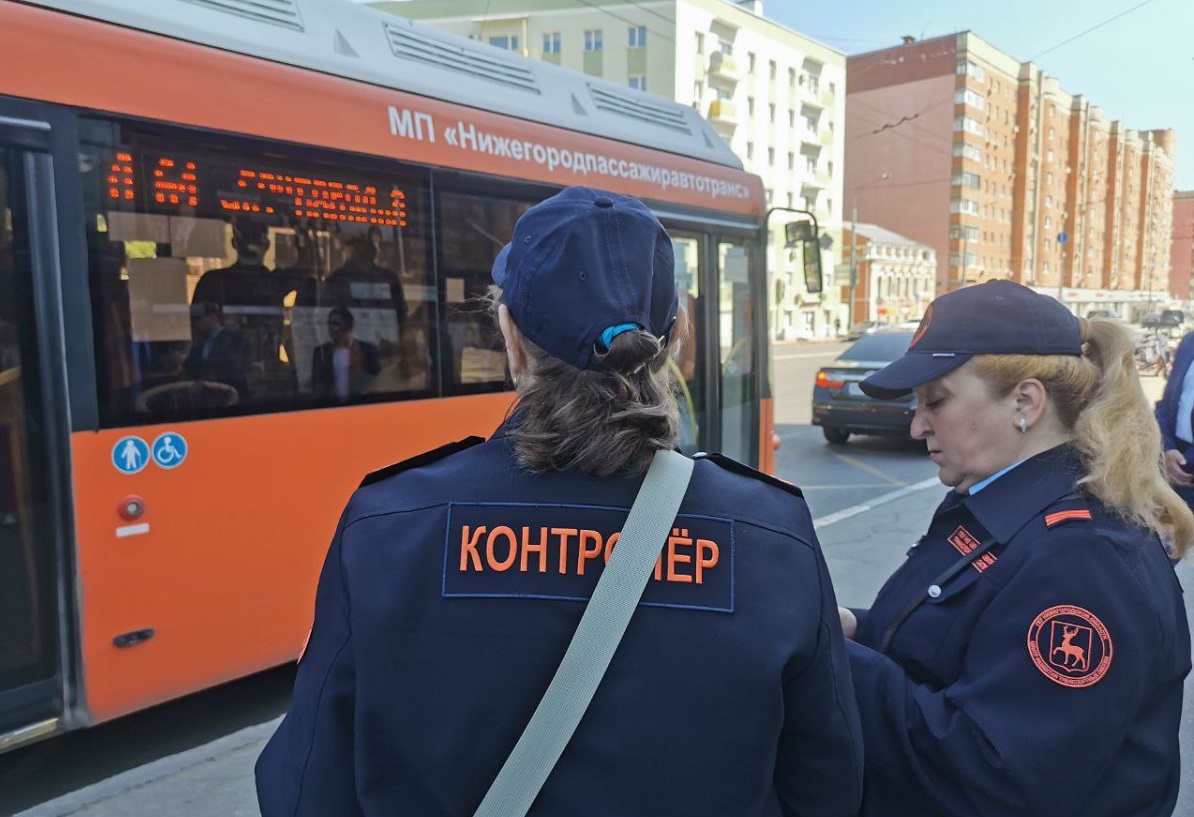 Контролеры начали работать в автобусах Нижнего Новгорода