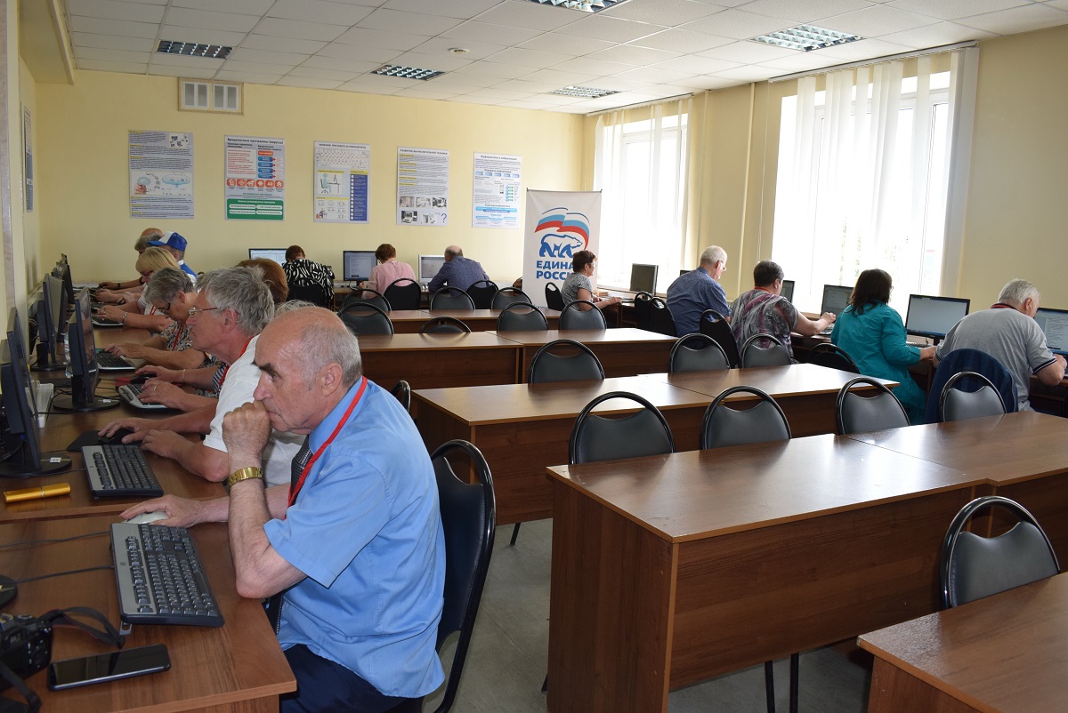 Более 180 нижегородских пенсионеров приняли участие в чемпионате по компьютерному многоборью