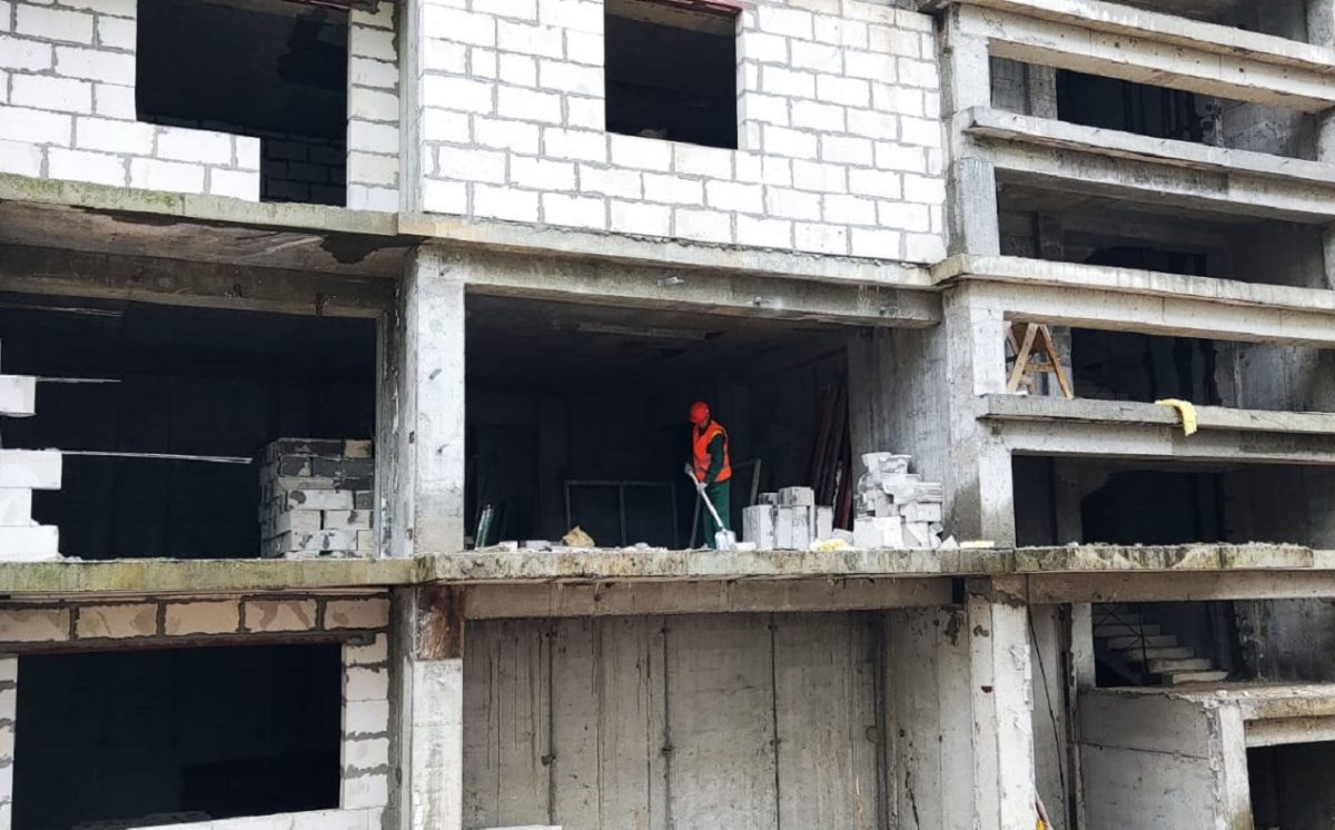 В нижегородском ЖК «Приокский» завершается демонтаж фасада, наружных и внутренних стен