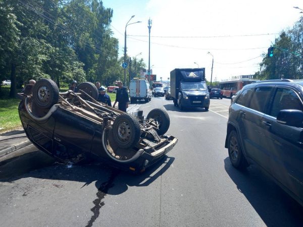 76-летний водитель «Нивы» и его пассажир пострадали в ДТП на Казанском шоссе