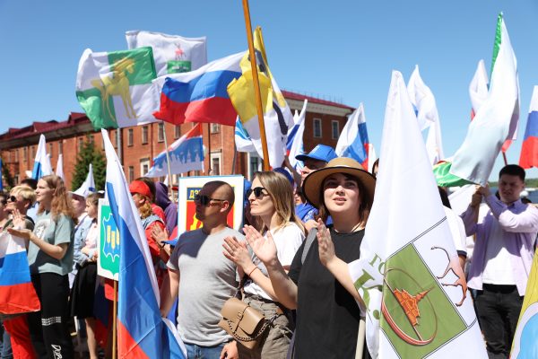В Нижегородской области в День России завершилась «Эстафета флага России»