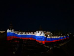 Большой театр, ярмарка и флаг России