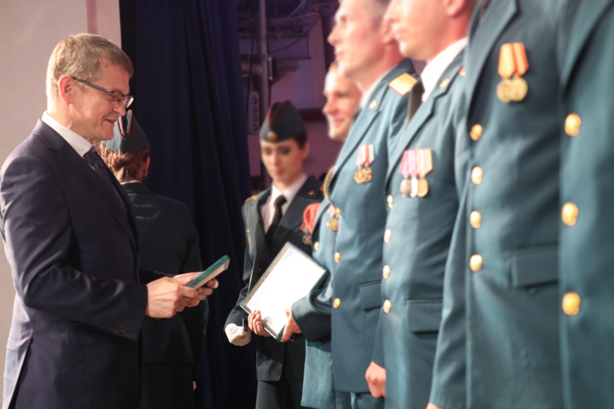 Более 100 нижегородских военнослужащих наградили за проявленный в ходе спецоперации героизм