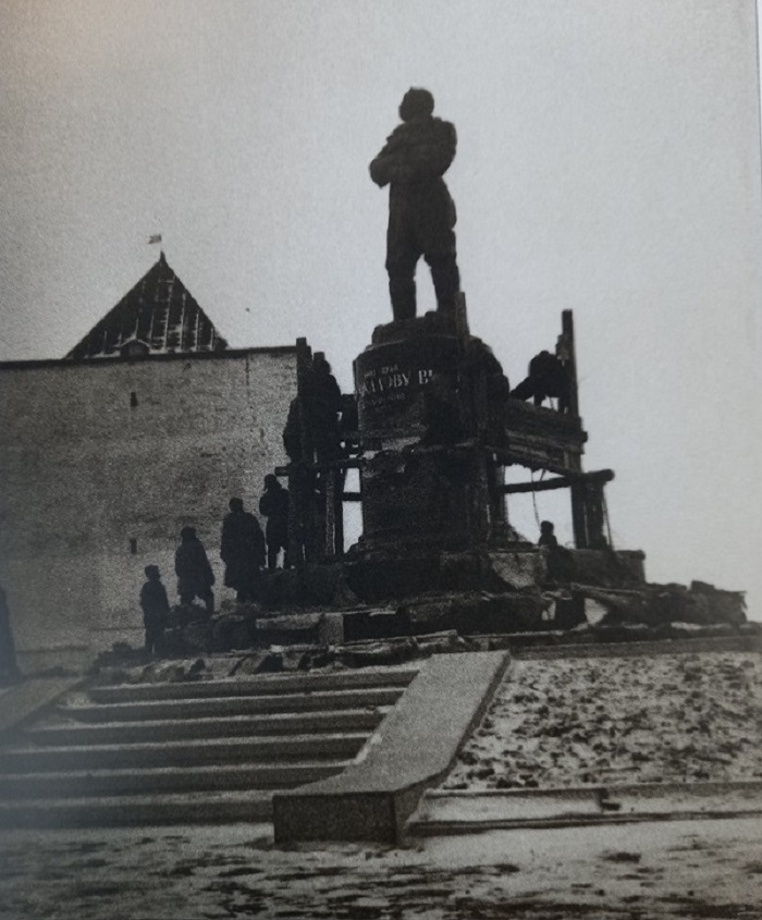 Памятник Чкалову стал одним из символов города
